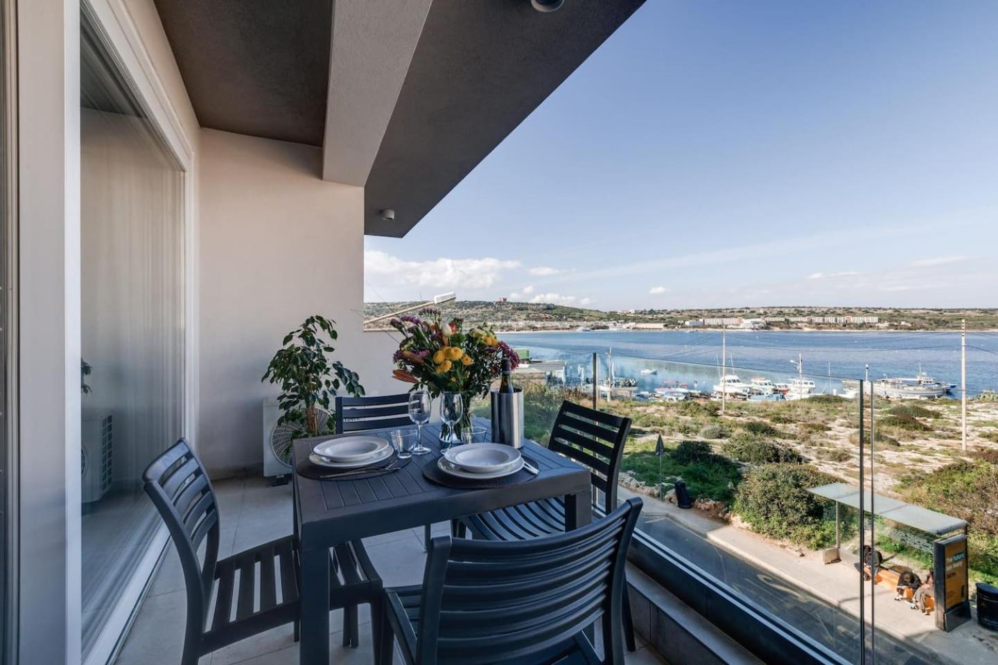 9Ten11 Seafront By Homely Mellieħa Exterior foto