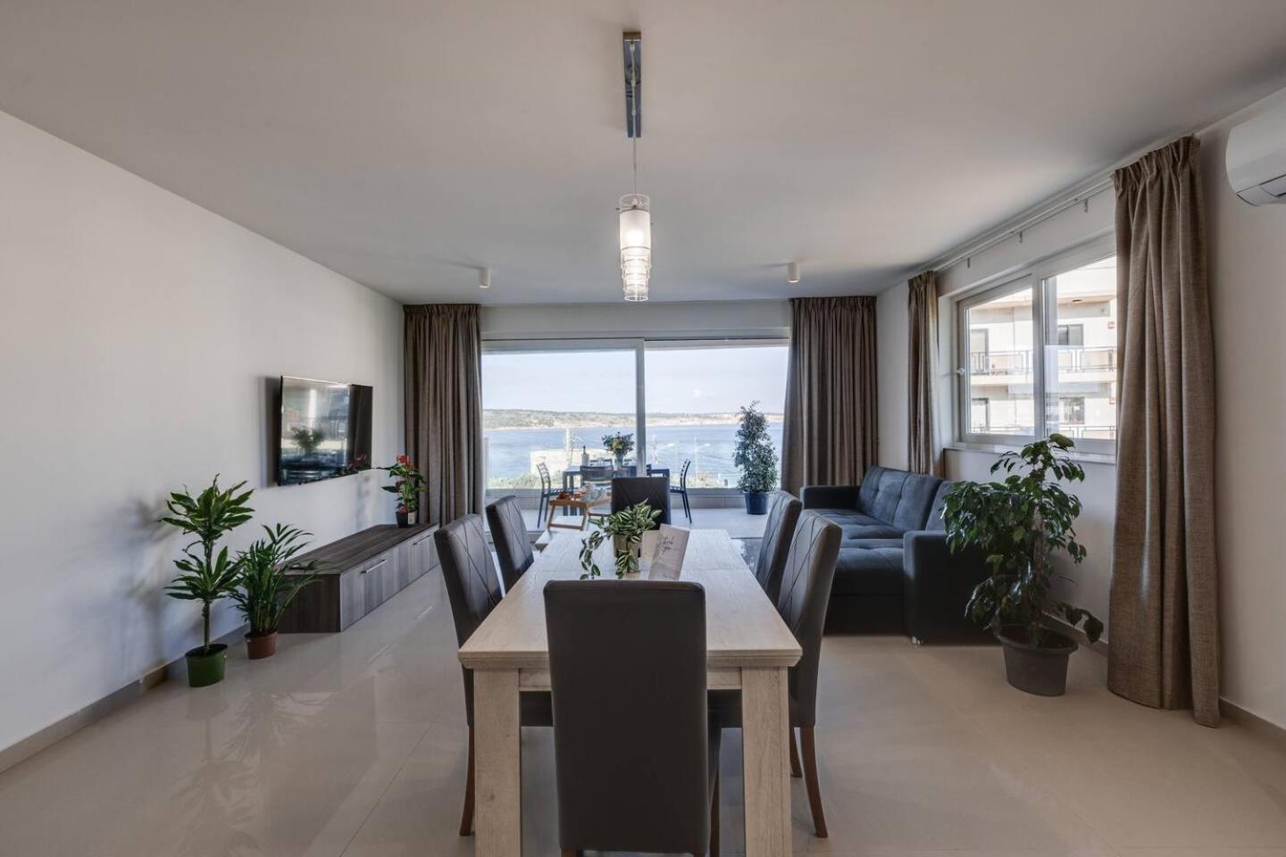 9Ten11 Seafront By Homely Mellieħa Exterior foto