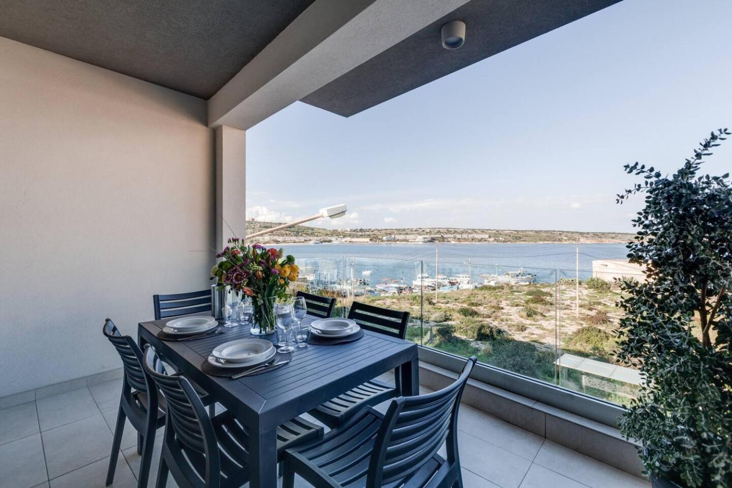 9Ten11 Seafront By Homely Mellieħa Exterior foto